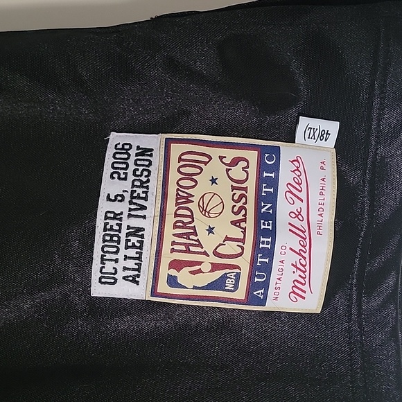 Allen Iverson Hardwood Classic XL - Picture 2 of 4